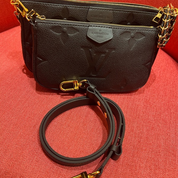 Louis Vuitton AUTHENTIC Multi pochette comes with the dust bag and box! - Picture 2 of 5